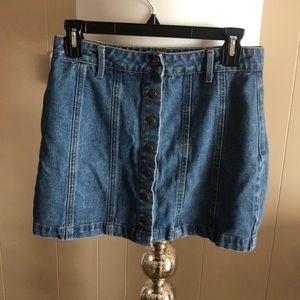 Denim skirt.